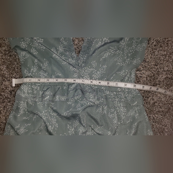 Parisian| Floral Plunging Neckline Midi Dress with Bell Sleeves - Picture 3 of 7